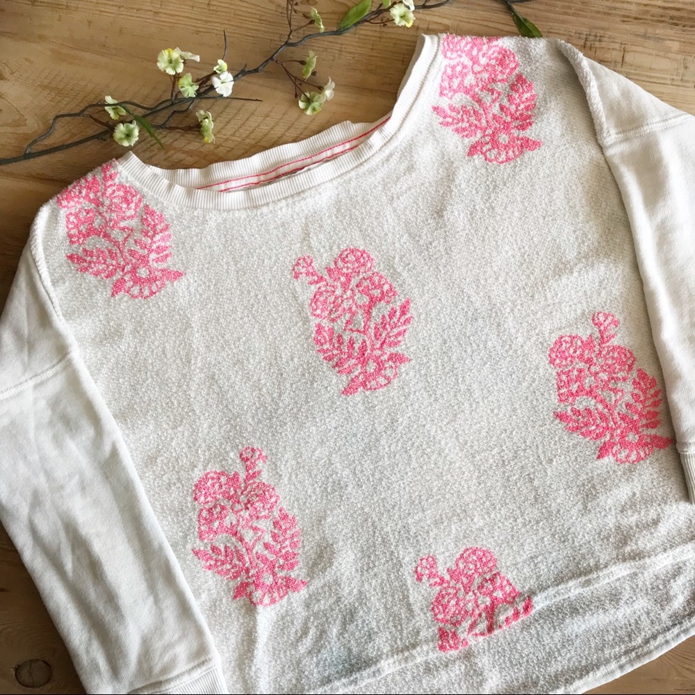 American Eagle Side Slit Sweater w/Pink Flowers